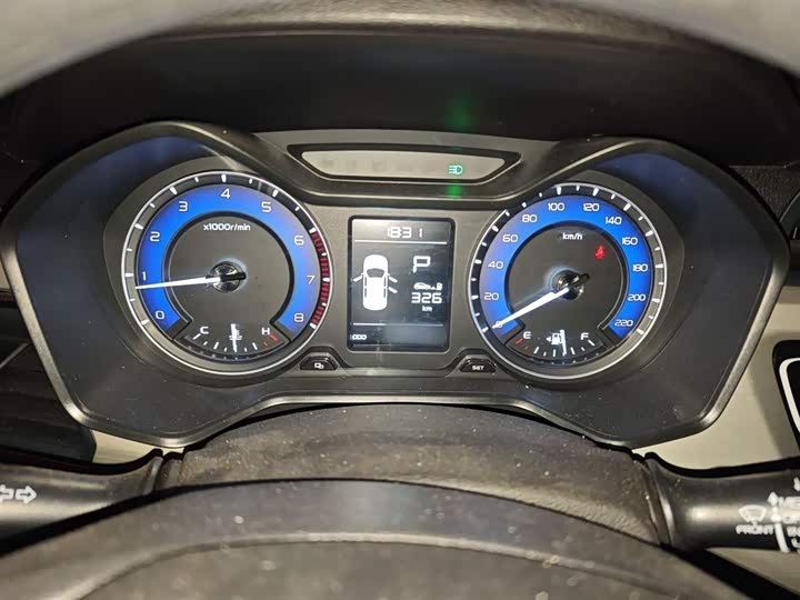 Фото 4 - Geely Vision X3