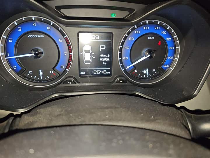 Фото 5 - Geely Vision X3