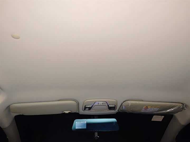 Фото 9 - Geely Vision X3