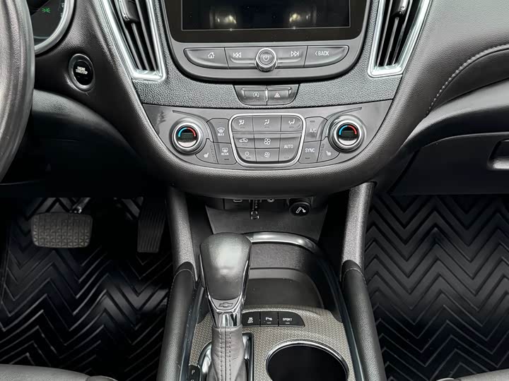 Фото 11 - Chevrolet Malibu XL