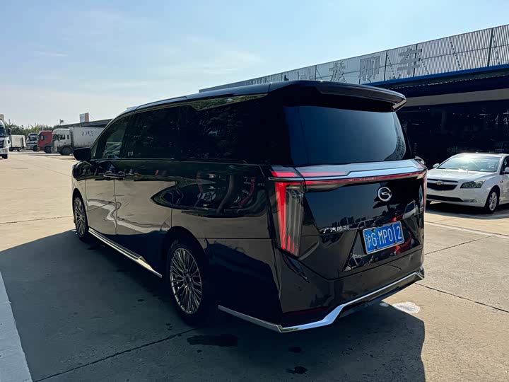 Фото 11 - GAC Trumpchi M8