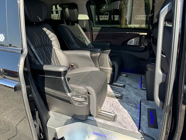 Фото 9 - GAC Trumpchi M8