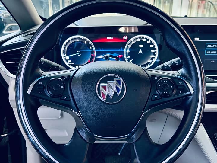 Фото 10 - Buick GL8 ES