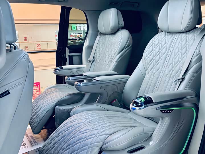 Фото 13 - Buick GL8 ES