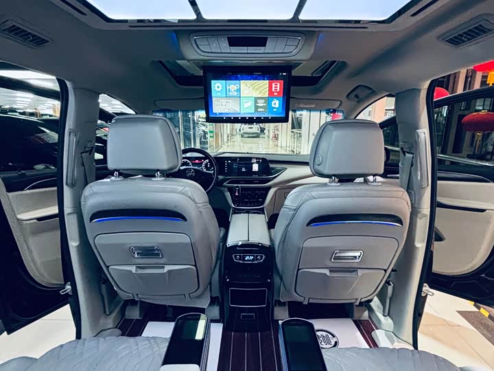 Фото 5 - Buick GL8 ES