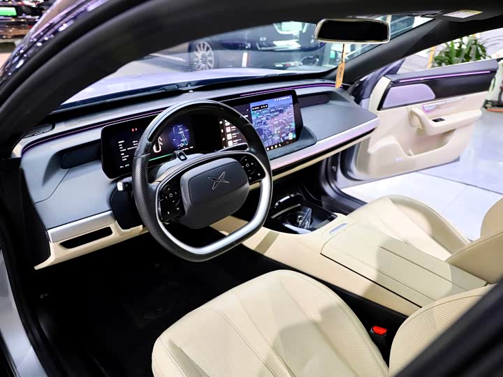 Фото 14 - XPeng P7