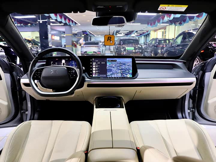 Фото 15 - XPeng P7