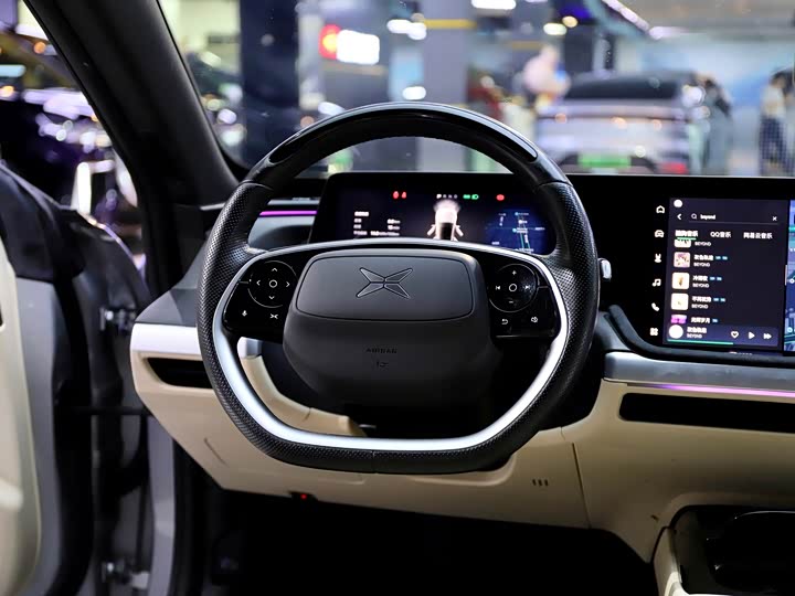 Фото 17 - XPeng P7