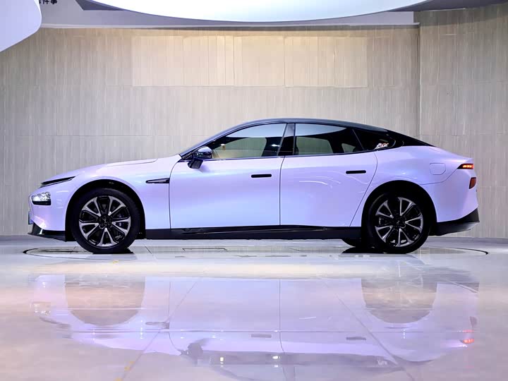 Фото 4 - XPeng P7