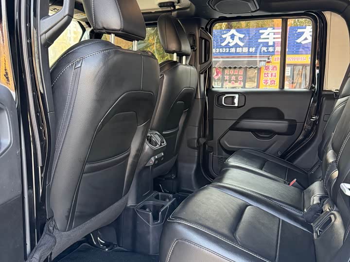 Фото 4 - Jeep Gladiator