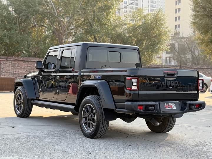 Фото 9 - Jeep Gladiator
