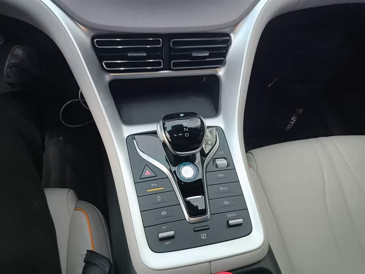 Фото 14 - BYD Song Pro Hybrid