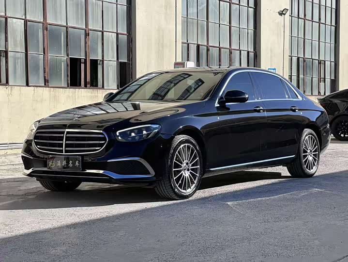 Фото 1 - Mercedes-Benz E-Class