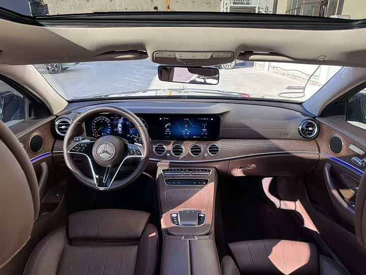 Фото 11 - Mercedes-Benz E-Class