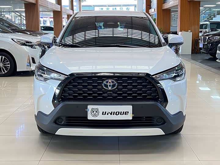 Фото 2 - Toyota Corolla Cross