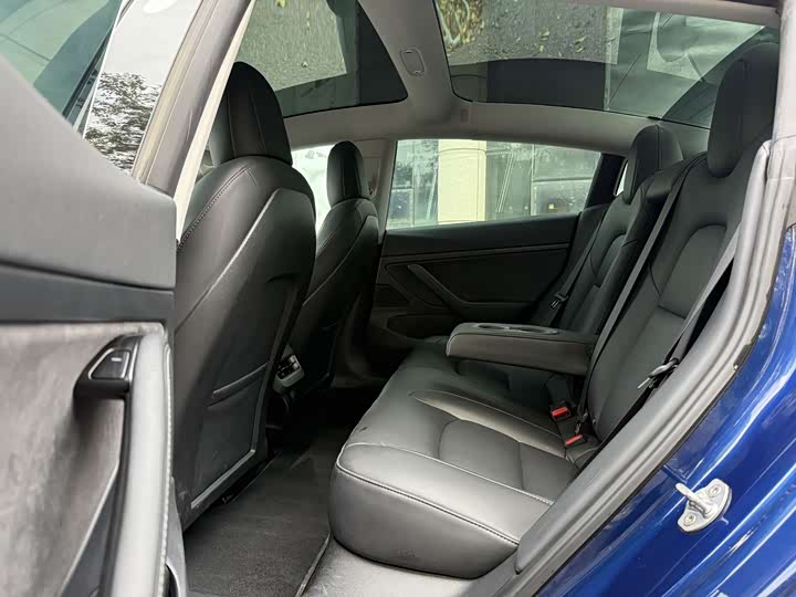 Фото 6 - Tesla Model 3