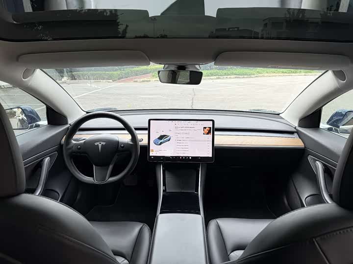 Фото 7 - Tesla Model 3