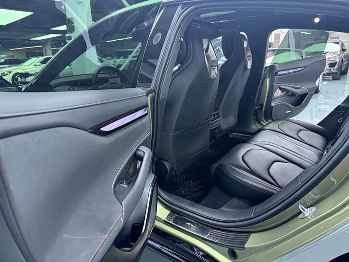 Фото 11 - Xiaomi SU7