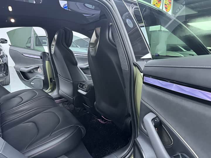 Фото 16 - Xiaomi SU7