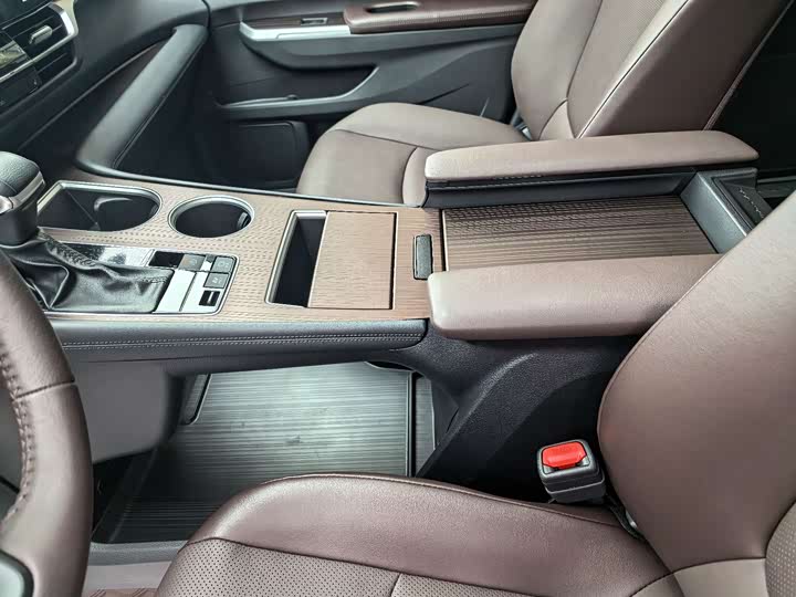 Фото 17 - Toyota Granvia