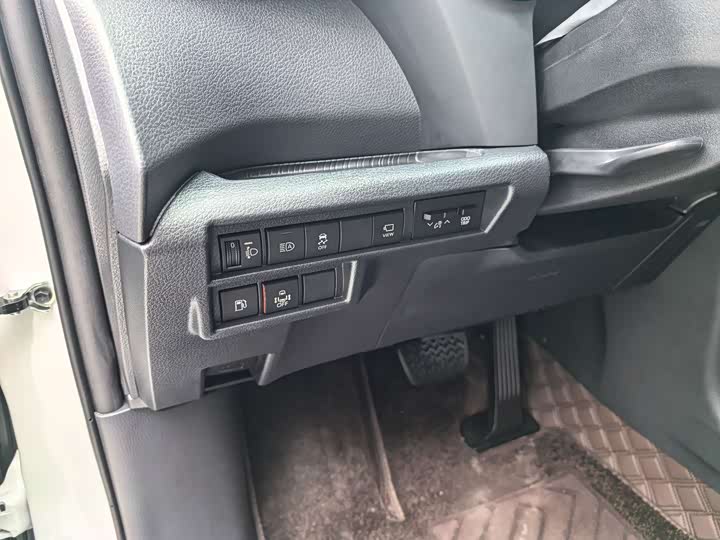 Фото 18 - Toyota Granvia