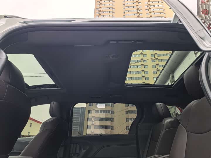 Фото 22 - Toyota Granvia