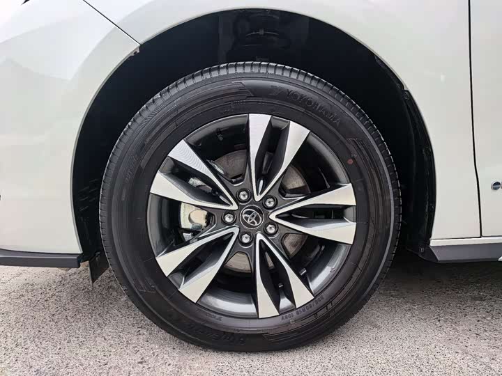 Фото 30 - Toyota Granvia