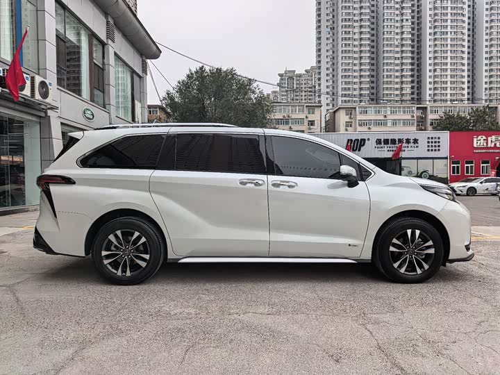 Фото 6 - Toyota Granvia