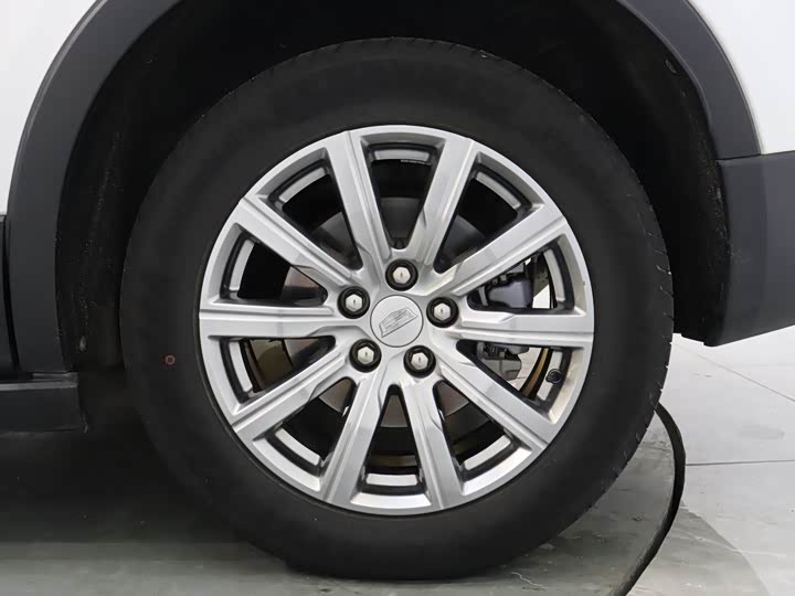 Фото 10 - Cadillac XT4