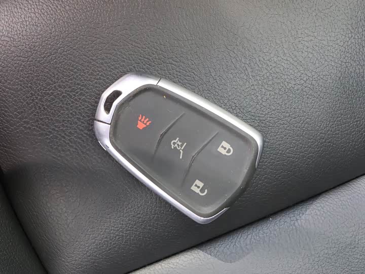 Фото 11 - Cadillac XT4