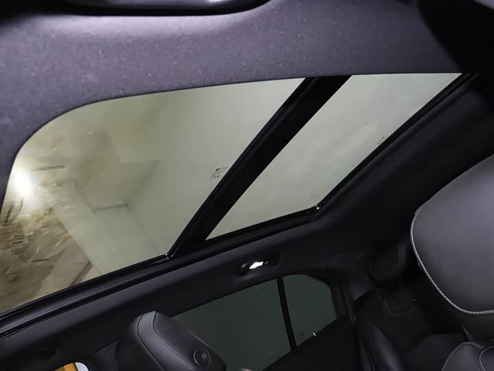 Фото 12 - Cadillac XT4