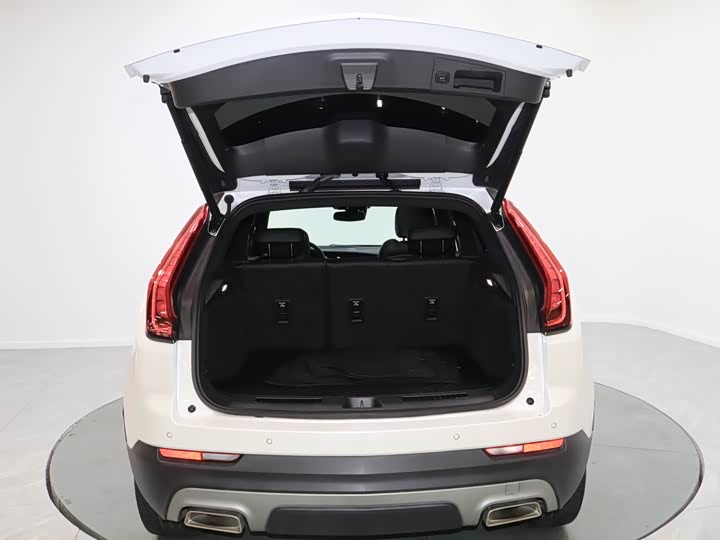 Фото 16 - Cadillac XT4