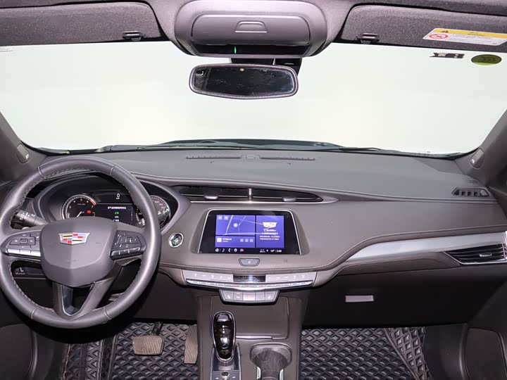 Фото 17 - Cadillac XT4