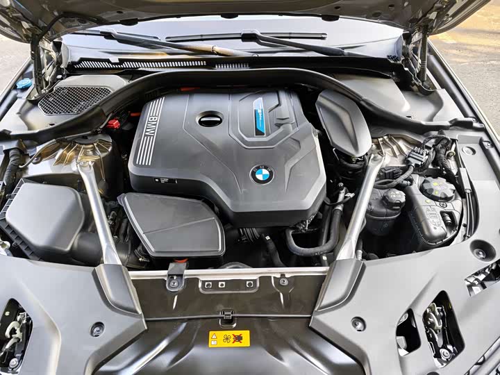 Фото 17 - BMW 5 Series Hybrid