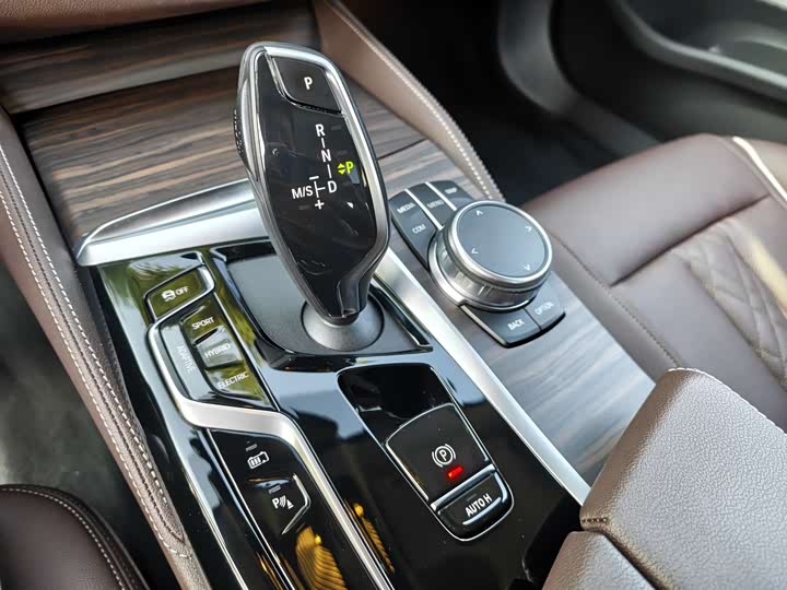 Фото 8 - BMW 5 Series Hybrid