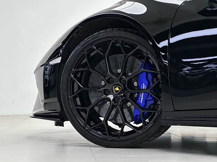 Фото 8 - Lamborghini Huracán