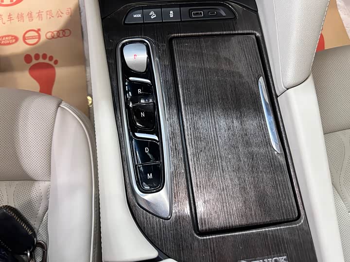 Фото 12 - Buick Enclave