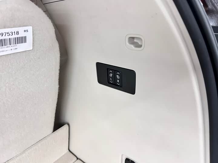 Фото 18 - Buick Enclave