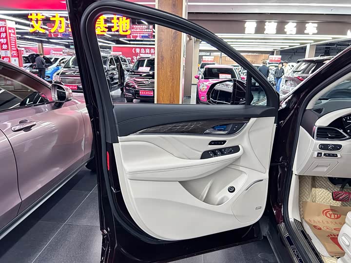 Фото 9 - Buick Enclave