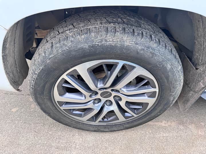 Фото 13 - Maxus T70