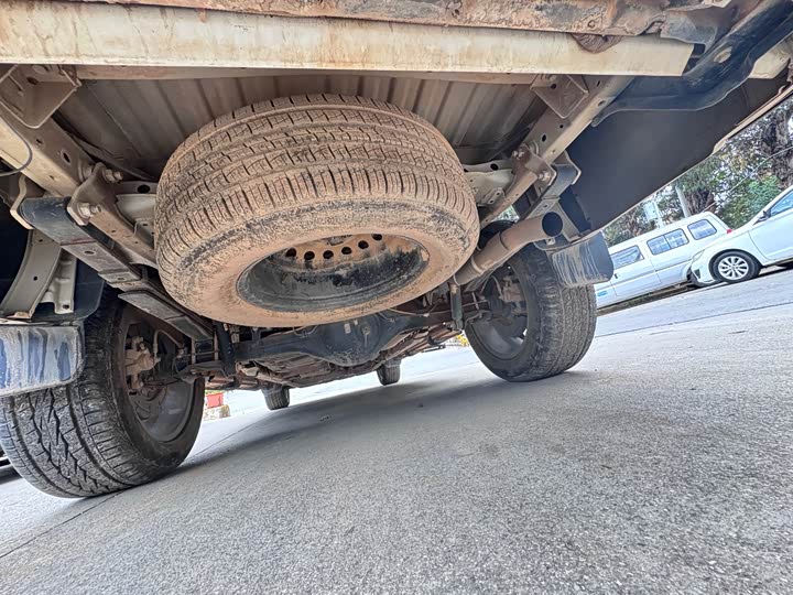 Фото 14 - Maxus T70