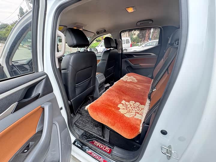 Фото 9 - Maxus T70