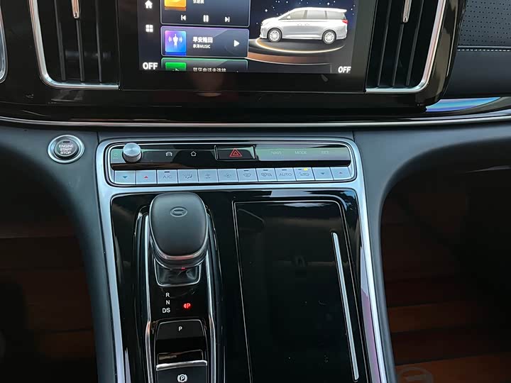 Фото 10 - GAC Trumpchi M8