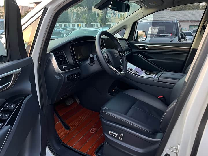 Фото 4 - GAC Trumpchi M8