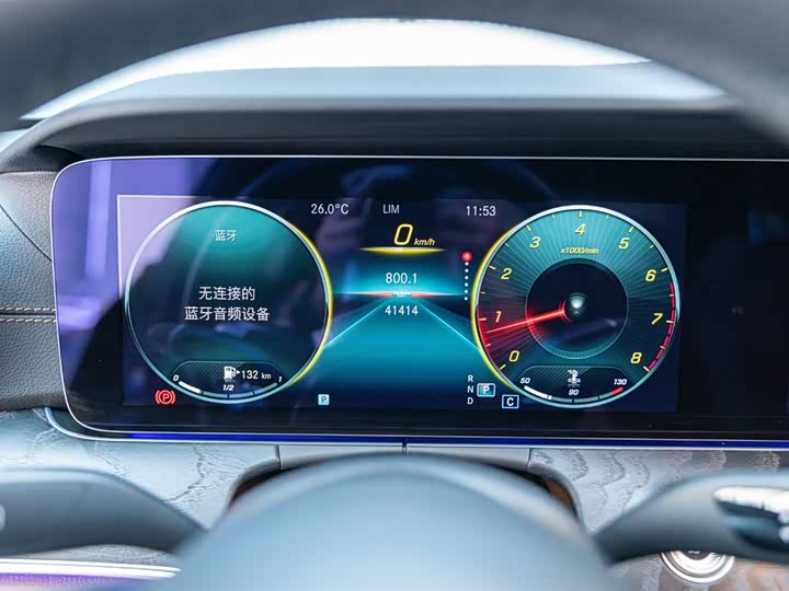 Фото 19 - Mercedes-Benz E-Class