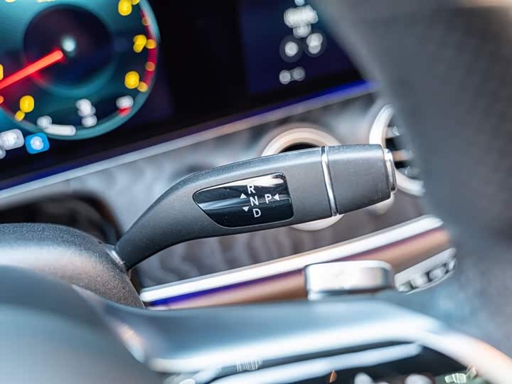 Фото 21 - Mercedes-Benz E-Class