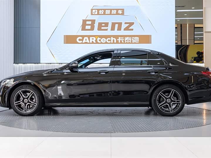 Фото 3 - Mercedes-Benz E-Class