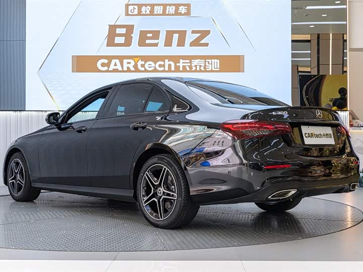 Фото 4 - Mercedes-Benz E-Class