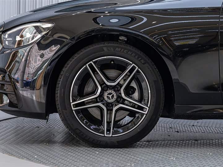 Фото 8 - Mercedes-Benz E-Class