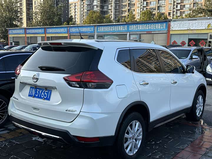 Фото 13 - Nissan X-Trail